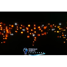 Гірлянда вулична світлодіодна «Бахрома» Lumion Icicle Light, 90 led, зовнішня, жовтий з мерехтінням