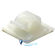 Клипса самоклеящаяся для круглого кабеля, цвет белый, 16х15х18 мм, 25436, ДКС